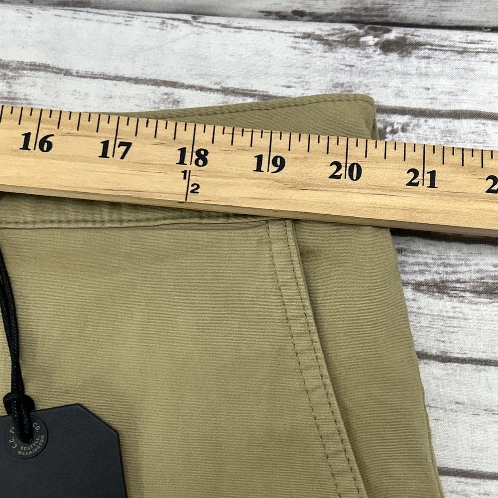 Filson Men’s Olive Cotton Blend Shorts - Picture 5 of 9